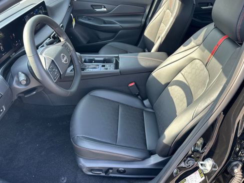 New 2026 Nissan Sentra SR w/ SR Premium Package image 8