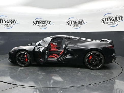 Used 2021 Chevrolet Corvette Stingray Preferred Cpe w/ Body-Color Dual Roof Package RWD image 28