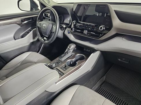 Used 2020 Toyota Highlander Limited AWD/4WD image 10