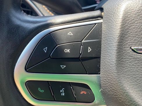 Used 2021 Chrysler Pacifica Pinnacle FWD image 28