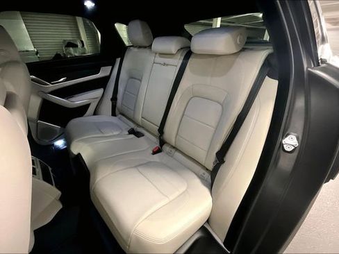 New 2026 Jaguar F-PACE R-Dynamic S image 9