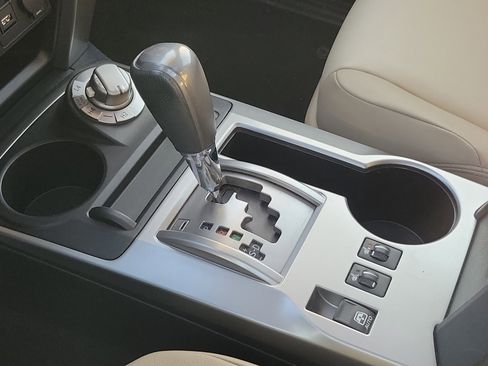 Used 2020 Toyota 4Runner SR5 Premium image 30