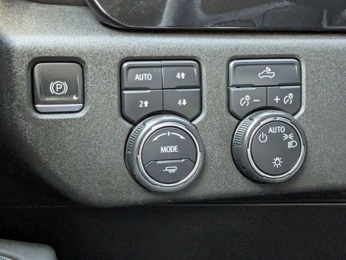 Certified 2022 Chevrolet Silverado 1500 LT image 35