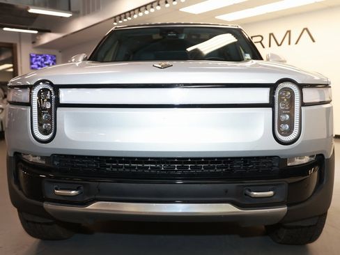 Used 2023 Rivian R1S Adventure image 2