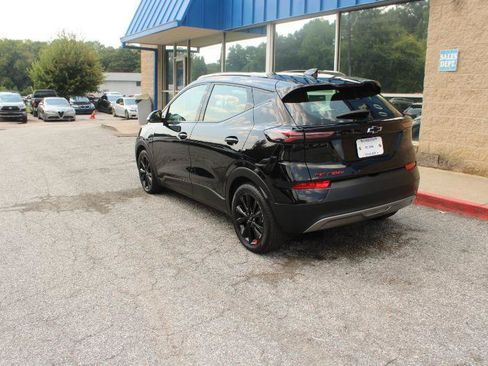 Used 2023 Chevrolet Bolt EUV LT w/ Convenience Package FWD image 4