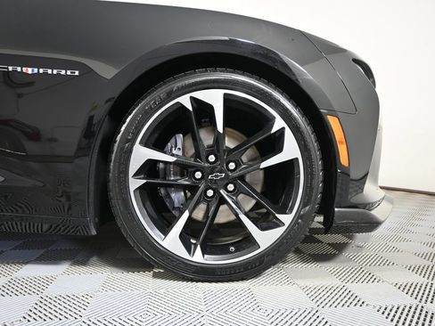 Used 2018 Chevrolet Camaro SS RWD image 11