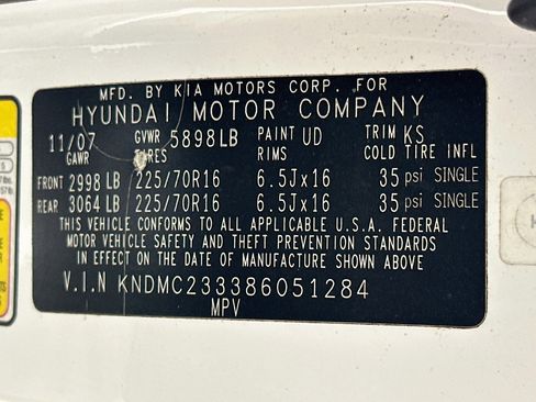Used 2008 Hyundai Entourage GLS FWD image 12