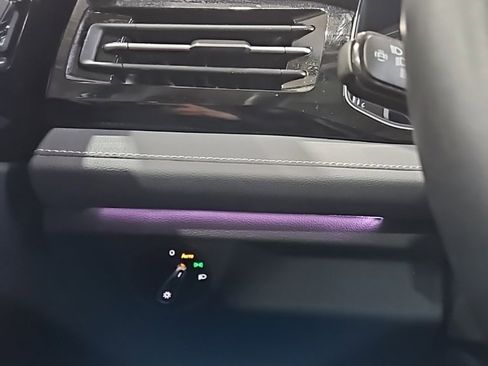 Used 2025 Volkswagen Jetta SEL image 36