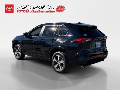 Certified 2025 Toyota RAV4 SE image 3