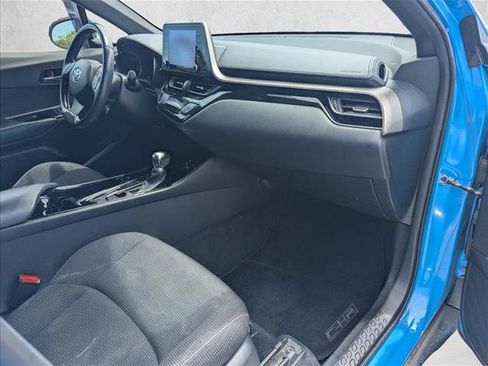 Used 2019 Toyota C-HR XLE image 18