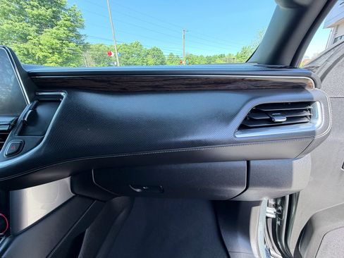 Used 2023 Chevrolet Suburban Premier image 20