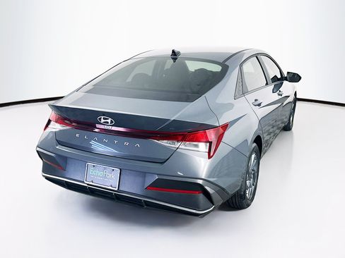 Used 2024 Hyundai Elantra SEL FWD image 9