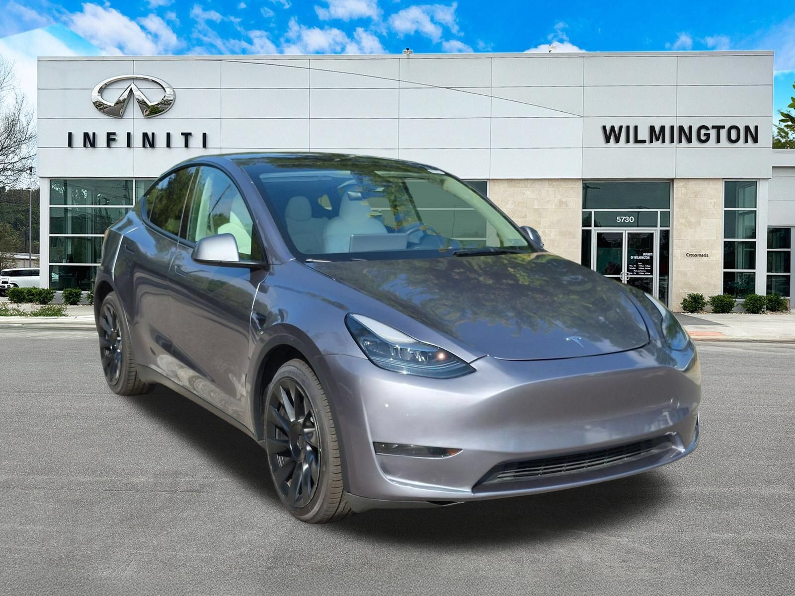 Used 2025 Tesla Model Y Long Range RWD image 1