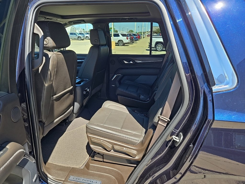 Used 2022 GMC Yukon Denali AWD/4WD image 15