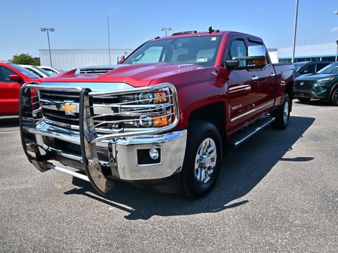Used 2019 Chevrolet Silverado 3500 LTZ w/ Duramax Plus Package AWD/4WD image 4