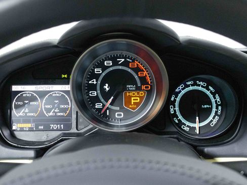 Used 2010 Ferrari California image 29