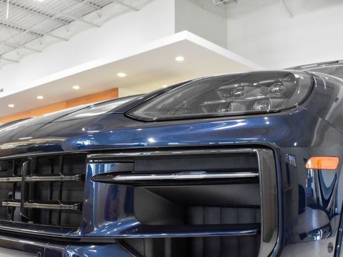 Used 2026 Porsche Cayenne GTS AWD/4WD image 11