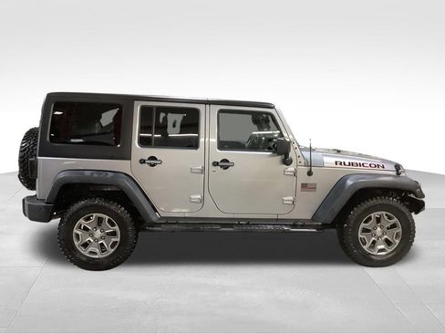 Used 2018 Jeep Wrangler Unlimited Rubicon w/ Connectivity Group AWD/4WD image 5