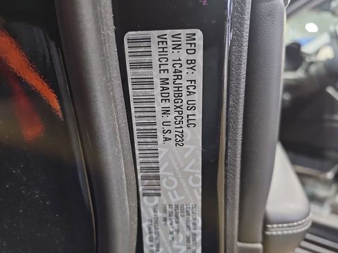 Used 2023 Jeep Grand Cherokee Limited image 35