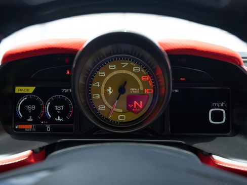 Used 2022 Ferrari 812 GTS RWD image 32