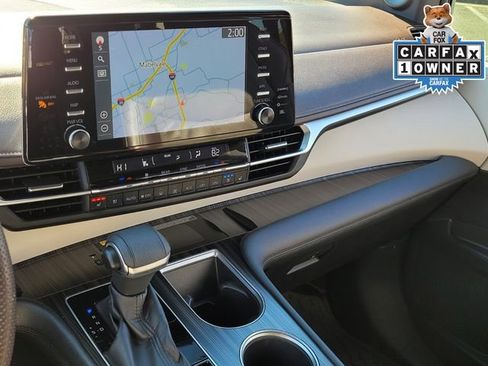 Used 2022 Toyota Sienna Platinum image 32