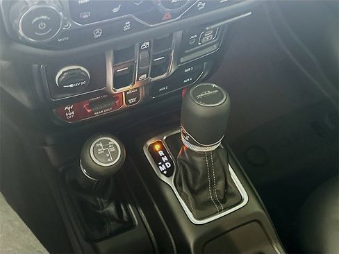 New 2025 Jeep Gladiator Rubicon image 12