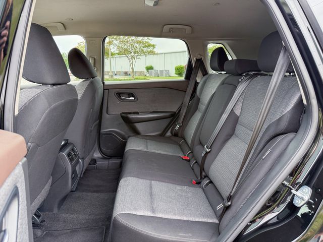 Used 2023 Nissan Rogue SV AWD/4WD image 15