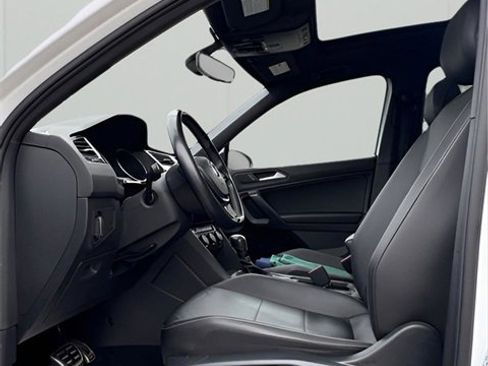 Used 2021 Volkswagen Tiguan SE R-Line w/ 3rd Row Seat Package image 13