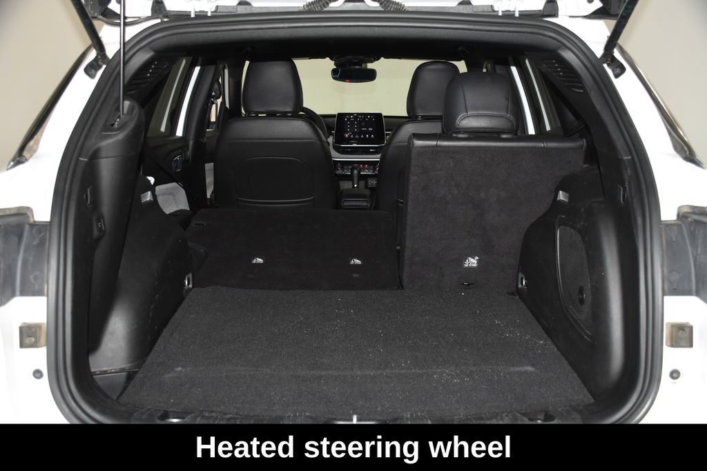Used 2025 Jeep Compass Latitude w/ Sun & Sound Group AWD/4WD image 31