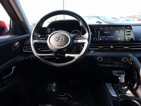 Used 2021 Hyundai Elantra SEL w/ Convenience Package image 19