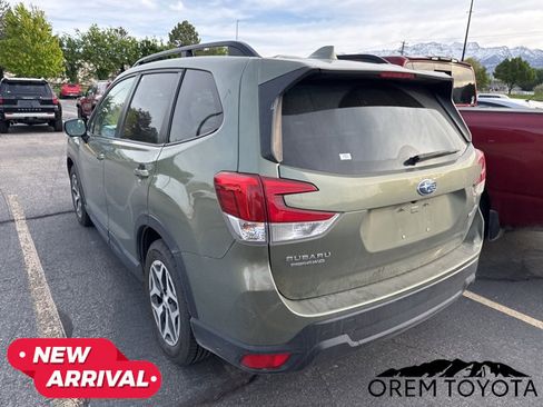Used 2021 Subaru Forester Premium AWD/4WD image 18