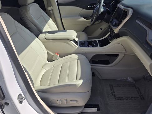 Used 2023 GMC Acadia Denali w/ Denali Technology Package image 17