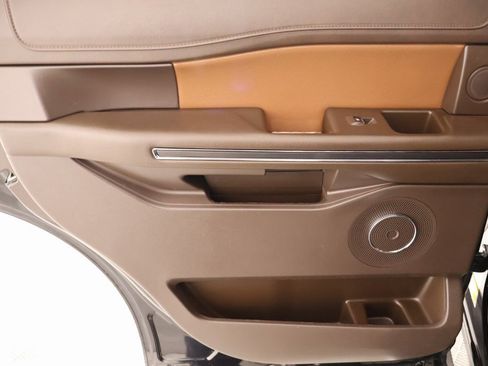 Used 2024 Ford Expedition King Ranch image 19