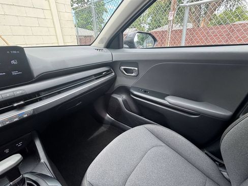 Used 2025 Kia K4 FWD image 32
