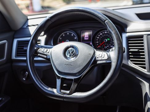 Used 2019 Volkswagen Atlas SE w/ Towing Package FWD image 16