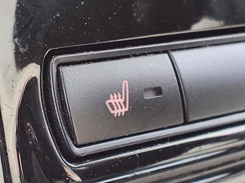 Used 2015 Ford Fiesta Titanium image 9