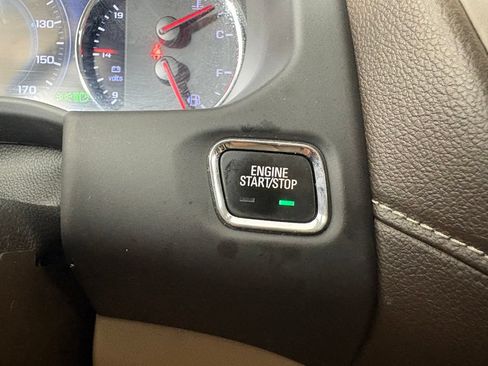 Used 2019 GMC Acadia Denali w/ Technology Package FWD image 32