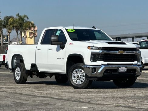 Used 2024 Chevrolet Silverado 2500 LT w/ Convenience Package AWD/4WD image 1