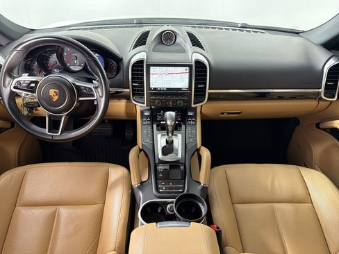 Used 2016 Porsche Cayenne AWD/4WD image 17