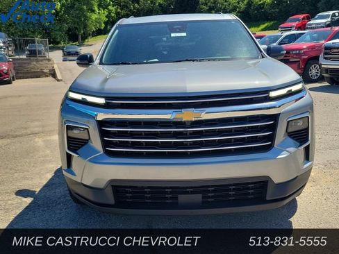 Used 2026 Chevrolet Traverse LT AWD/4WD image 8