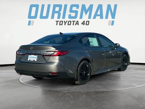 Used 2025 Toyota Camry SE w/ Convenience Package FWD image 7