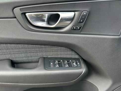 Used 2025 Volvo XC60 B5 Core w/ Protection Package Premier image 9
