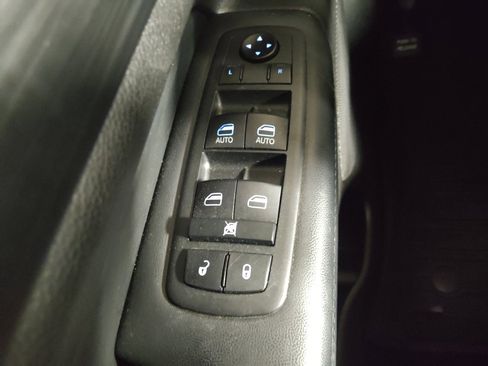 Used 2020 Jeep Grand Cherokee Altitude image 27