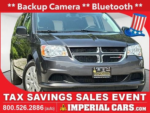 Used 2018 Dodge Grand Caravan SE w/ UConnect Hands-Free Group FWD image 1