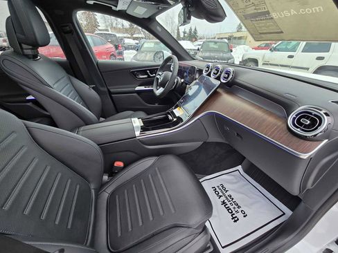 Used 2025 Mercedes-Benz GLC 350e 4MATIC image 13