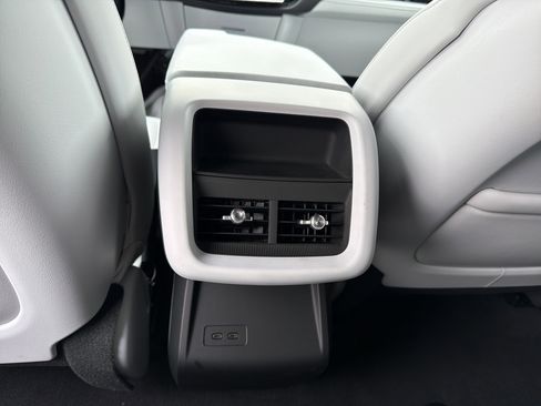 Used 2024 Cadillac Lyriq Luxury image 25