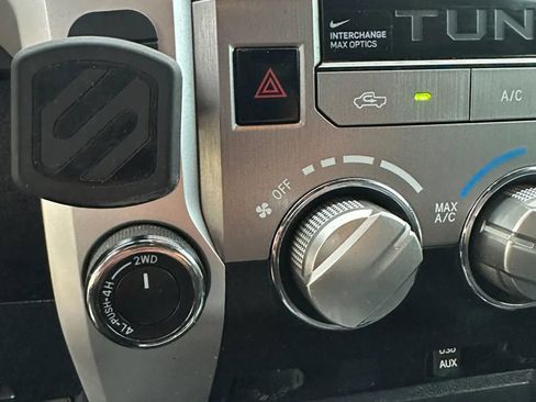 Used 2017 Toyota Tundra SR5 w/ SR5 Upgrade Package AWD/4WD image 30