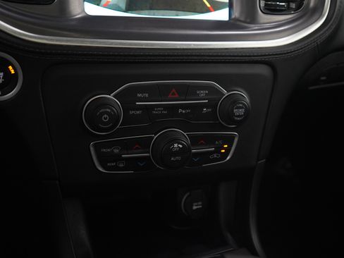 Used 2020 Dodge Charger SXT w/ Plus Group image 21