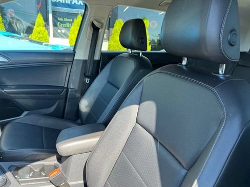 Used 2020 Volkswagen Tiguan SE AWD/4WD image 15