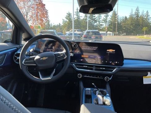 New 2026 Chevrolet Equinox EV LT image 9